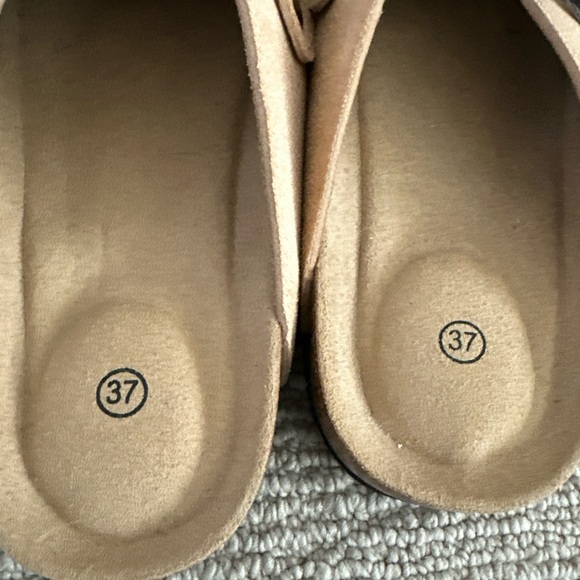 Light Tan Clogs Women Size 37 Brand New - Picture 4 of 4